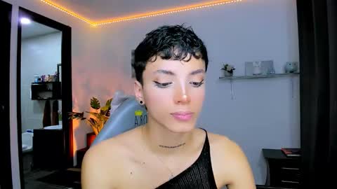 Snapshot of nilam217 chatting on October 2025 11:57:02 PM Nilam online show from October 2025 11:57:02 PM