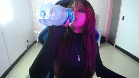 Snapshot of nilia_ch chatting on February 2025 11:03:02 PM nilia_ch online show from February 2025 11:03:02 PM