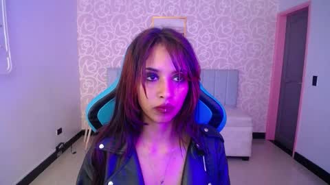 Snapshot of nilia_ch chatting on February 2025 05:56:02 AM nilia_ch online show from February 2025 05:56:02 AM