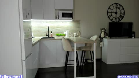 Bella online show from January 2025 11:32:01 AM