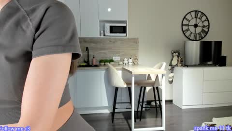 Bella online show from January 2025 07:43:01 PM