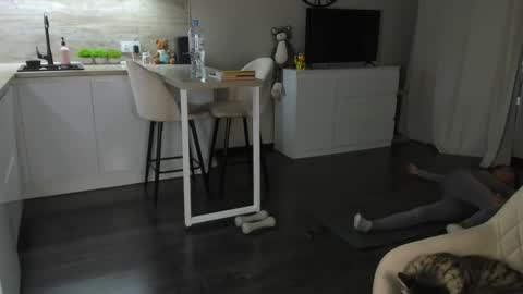 Bella online show from September 2025 03:45:01 PM