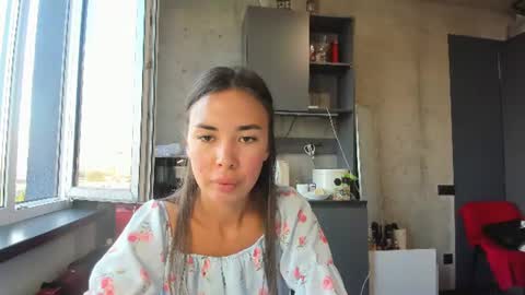 Snapshot of nilliluv chatting on August 2026 05:15:01 PM Bella online show from August 2026 05:15:01 PM