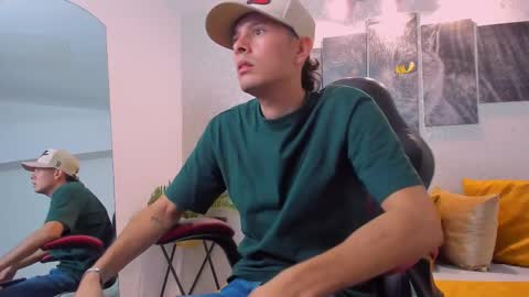 Snapshot of nils_saint chatting on March 2025 05:05:02 AM Nils online show from March 2025 05:05:02 AM