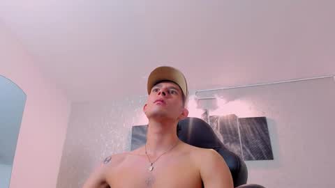 Snapshot of nils_saint chatting on March 2025 08:09:01 AM Nils online show from March 2025 08:09:01 AM