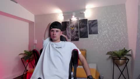 Snapshot of nils_saint chatting on September 2025 04:25:02 AM Nils online show from September 2025 04:25:02 AM