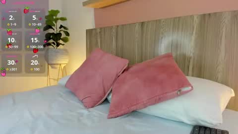 N I N A online show from September 2025 07:46:02 PM