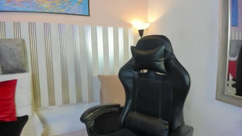 nina_glow_ online show from March 2026 11:28:02 AM