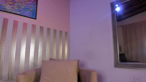 nina_glow_ online show from April 2026 01:41:01 PM