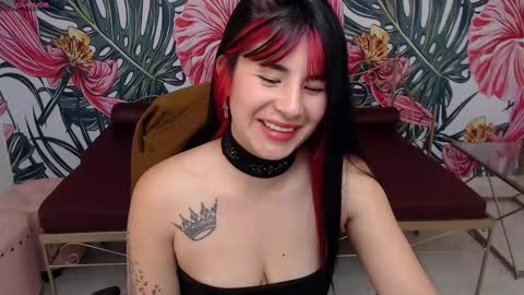 Nina online show from September 2025 01:02:02 PM