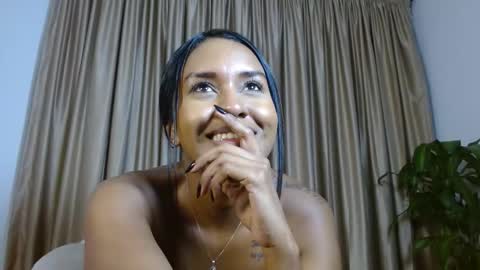 Carolina online show from November 2025 09:30:01 AM