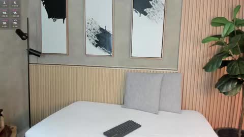 NINA online show from October 2025 12:25:02 PM