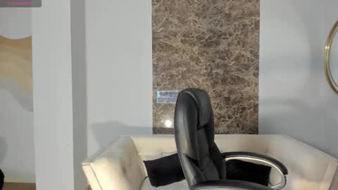 Nina online show from October 2025 03:07:01 AM