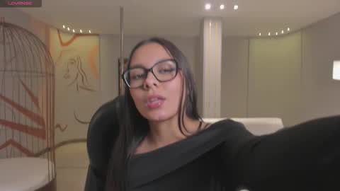 Nina online show from October 2025 02:22:02 AM