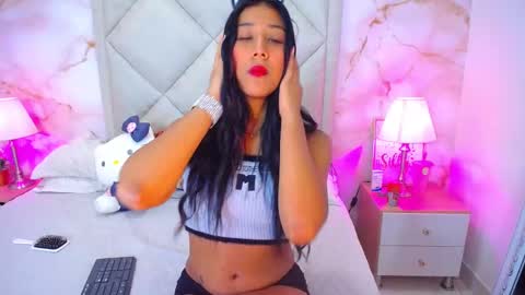 Nina Bravura online show from October 2025 01:41:01 PM