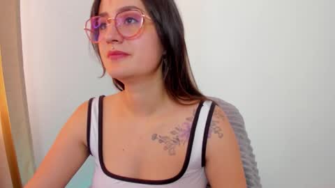 Nina online show from September 2025 12:08:02 PM