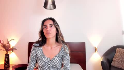 Nina online show from December 2024 06:06:01 PM