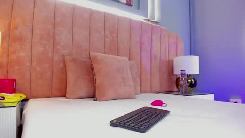 Nina  online show from April 2026 02:34:02 AM