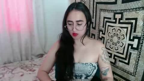 N I N A online show from October 2025 02:59:01 PM