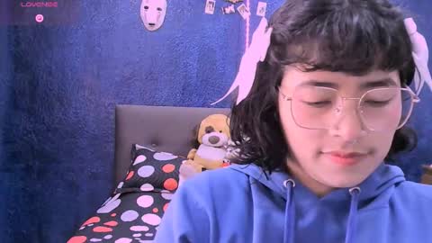 Nina online show from November 2025 01:32:02 PM