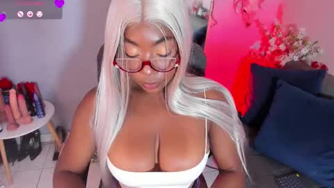 NINI  online show from December 2025 03:41:01 PM