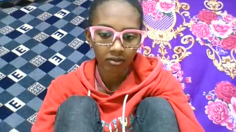 Snapshot of ninie246746 chatting on July 2026 05:15:01 AM ninie246746 online show from July 2026 05:15:01 AM