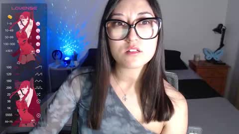 Ninimoon online show from October 2025 05:05:01 AM
