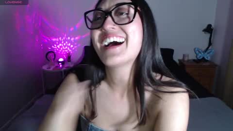 Ninimoon online show from October 2025 02:48:02 AM