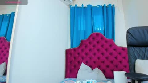 nina dee online show from July 2026 04:40:01 AM