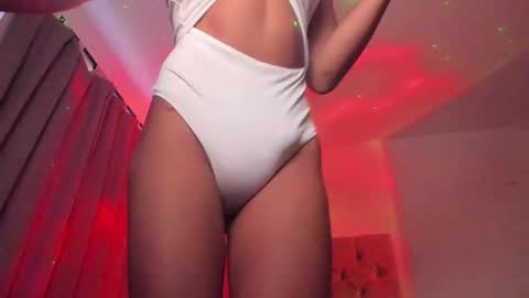 Ninon Beart online show from November 2025 11:31:02 AM