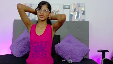 Snapshot of nira_lux chatting on June 2026 02:00:01 AM Nira Lux online show from June 2026 02:00:01 AM