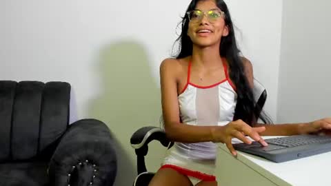 Snapshot of nira_lux chatting on July 2026 01:51:01 AM Nira Lux online show from July 2026 01:51:01 AM