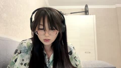 Nira online show from April 2026 09:23:01 PM