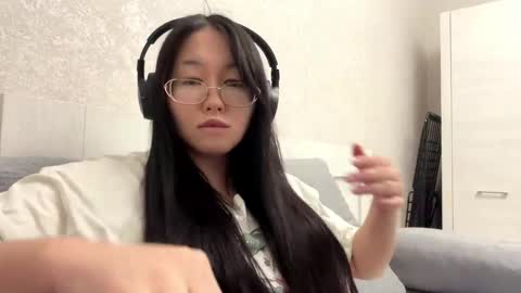 Nira online show from April 2026 10:04:01 PM