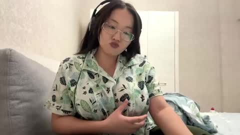 Nira online show from April 2026 10:32:02 PM