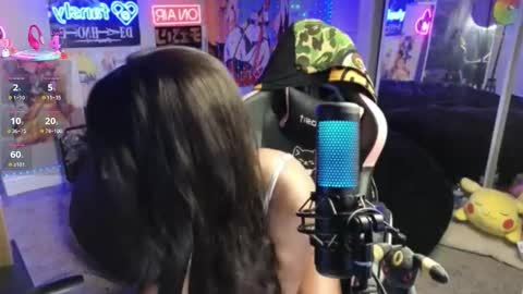 NIVIA WOLFE online show from December 2025 04:28:02 AM