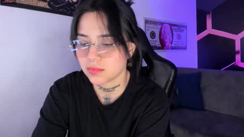 Nixie online show from October 2025 05:44:01 PM