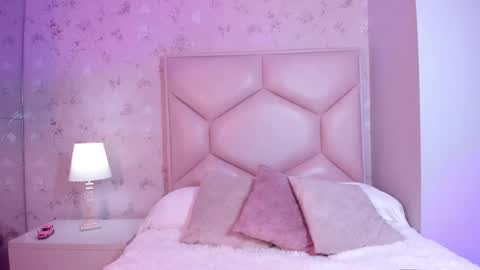   ambarsulliva  online show from November 2025 11:32:02 AM