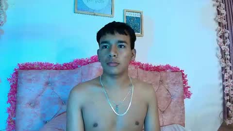 Snapshot of noa_hot69 chatting on May 2026 02:19:01 AM Noah online show from May 2026 02:19:01 AM