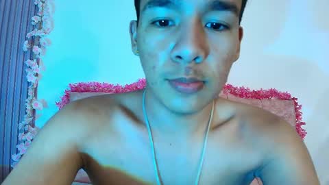 Snapshot of noa_hot69 chatting on May 2026 04:07:02 AM Noah online show from May 2026 04:07:02 AM