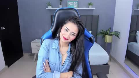 N O A A H online show from February 2025 07:29:01 PM
