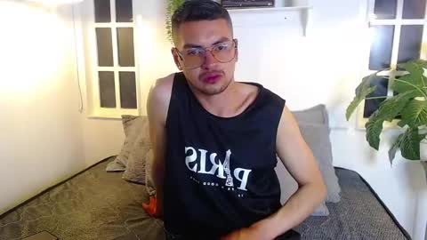 Snapshot of noah__20 chatting on October 2025 01:50:01 AM Noah online show from October 2025 01:50:01 AM