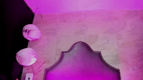 Zoe  online show from April 2026 03:24:01 AM