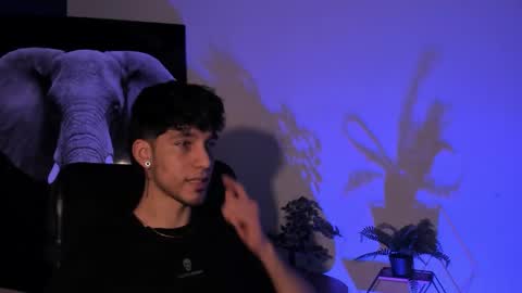 Noah Brigth online show from October 2025 02:53:01 AM