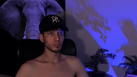 Noah Brigth online show from October 2025 03:51:02 AM