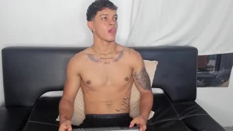noah_brow online show from September 2025 11:42:01 PM