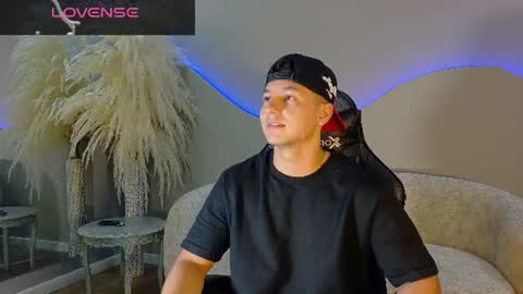 Snapshot of noah_clarkk chatting on July 2026 05:45:01 PM Noah online show from July 2026 05:45:01 PM