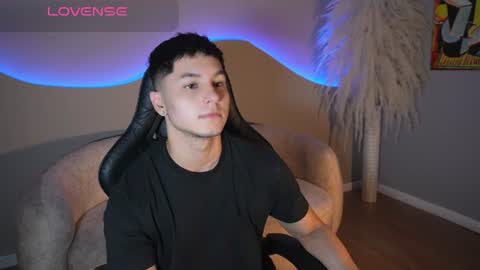 Snapshot of noah_clarkk chatting on July 2026 05:38:02 PM Noah online show from July 2026 05:38:02 PM