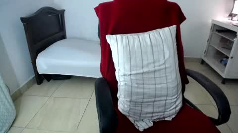 Snapshot of noah_ferrari8 chatting on December 2024 11:28:02 AM noah_ferrari8 online show from December 2024 11:28:02 AM