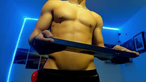 noah_flynn1 online show from October 2025 08:39:01 AM